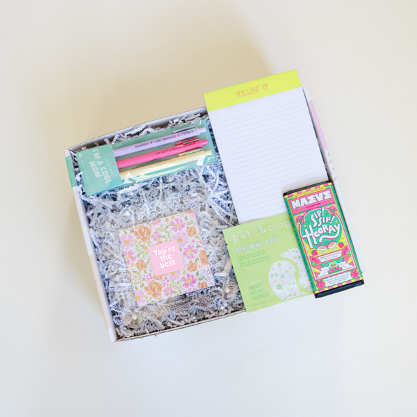 cool mom gift box, unique gifts for mom, mother's day gifts, modern mother's day gifts, confete gifts and party boxes. 