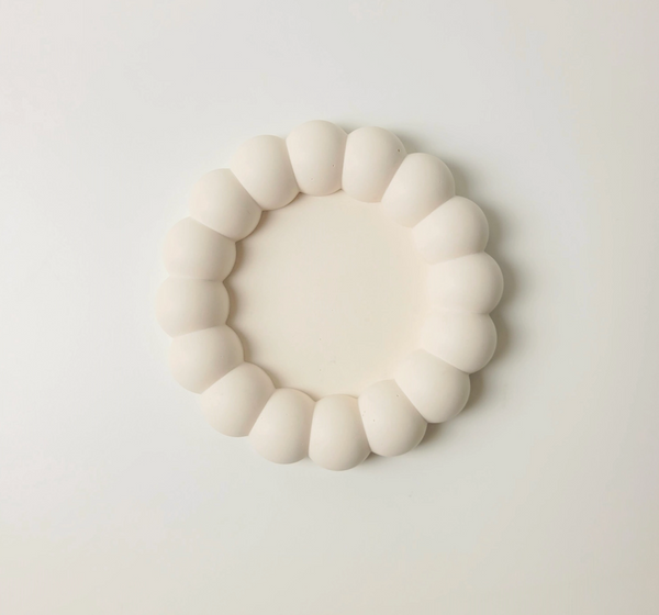 Mochi Donut Large Bubble Trinket Tray – handcrafted jewelry holder made from eco-friendly Jesmonite.
